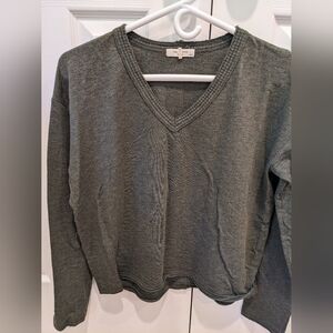 Vneck long sleeve top